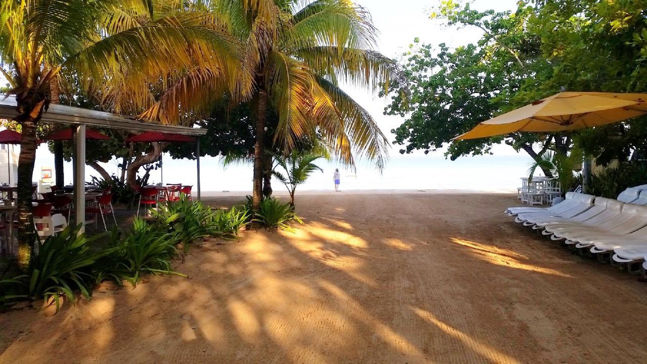 Idle Awhile Beach Hotel Negril Exterior foto